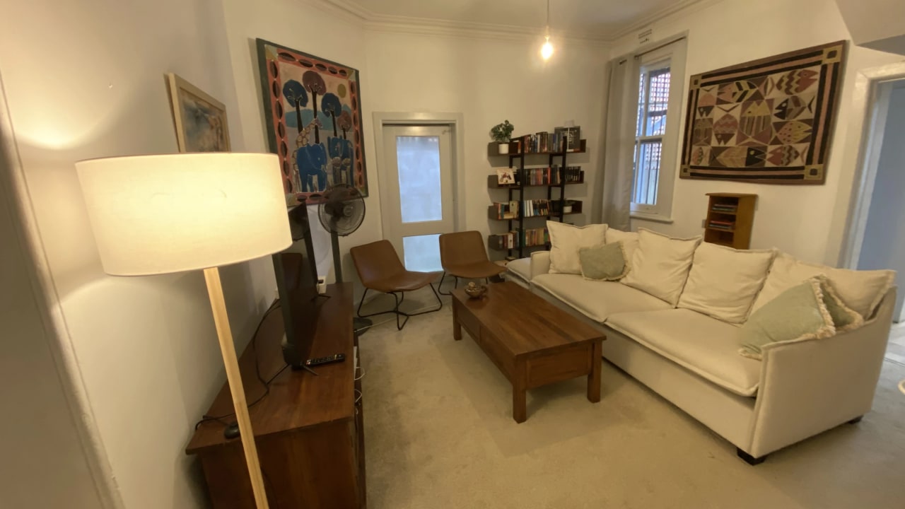 Whole property with 1 room for rent