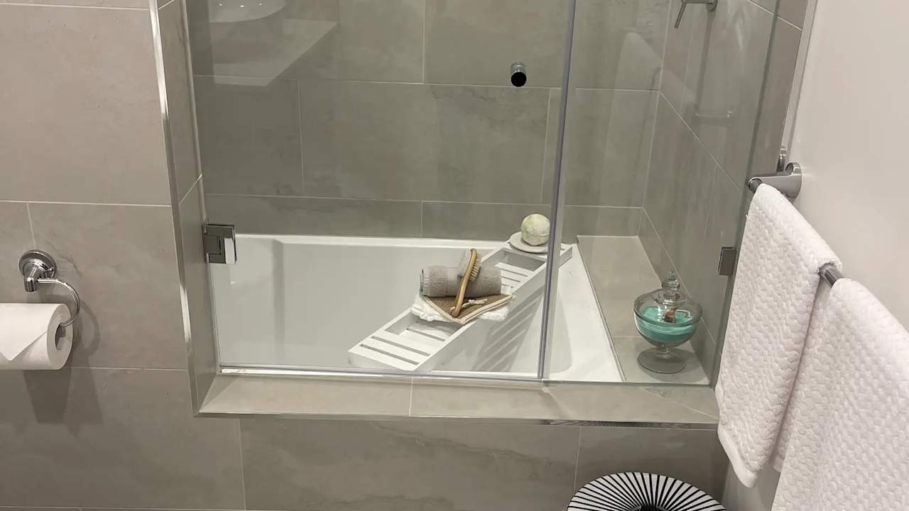 Furnished room with own bathroom