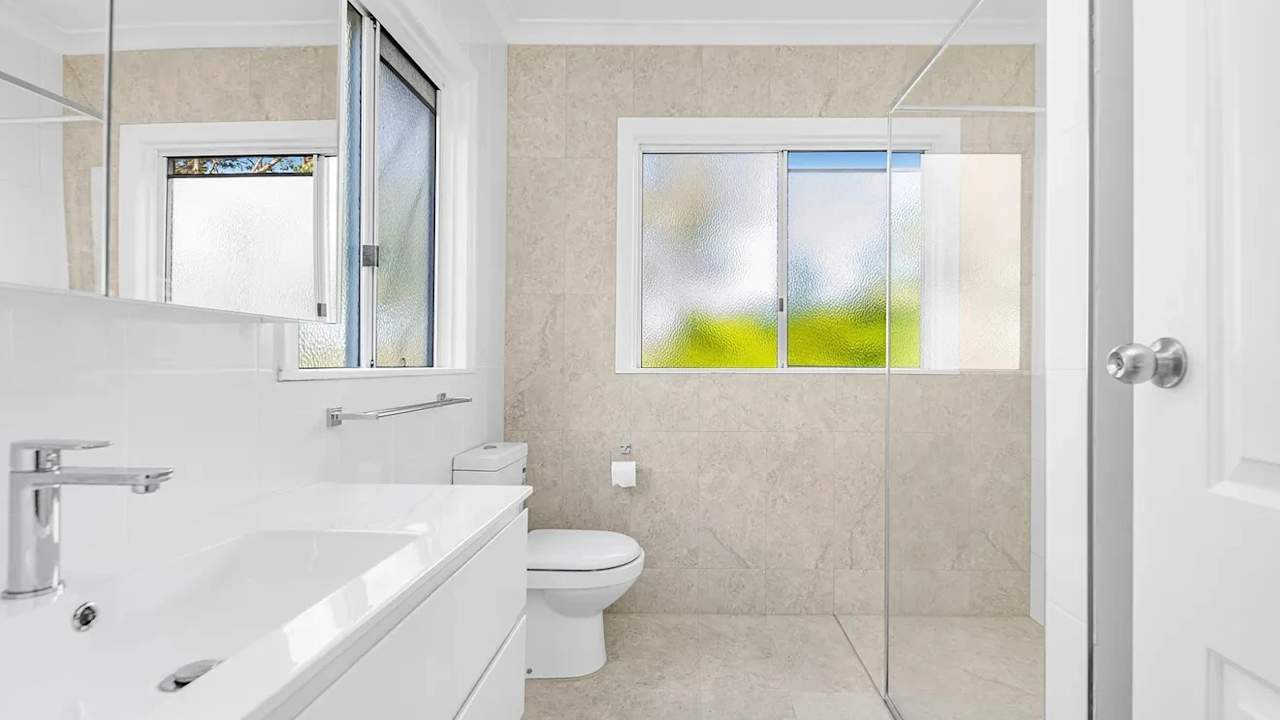 Room in a share house