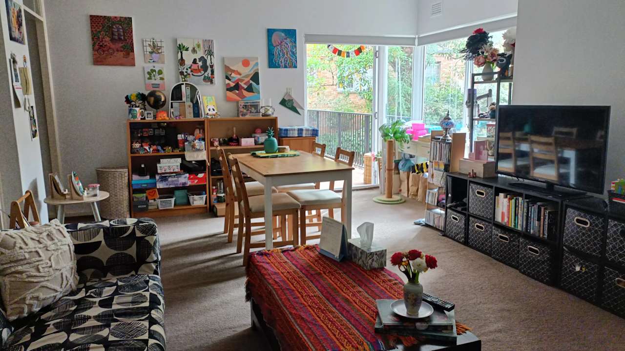 Furnished room in a flatshare