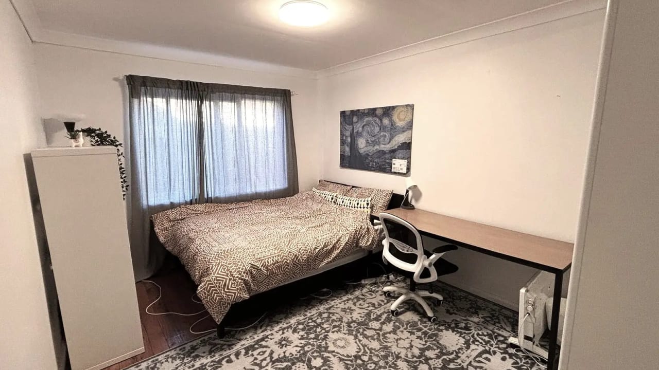 Furnished room in a share house