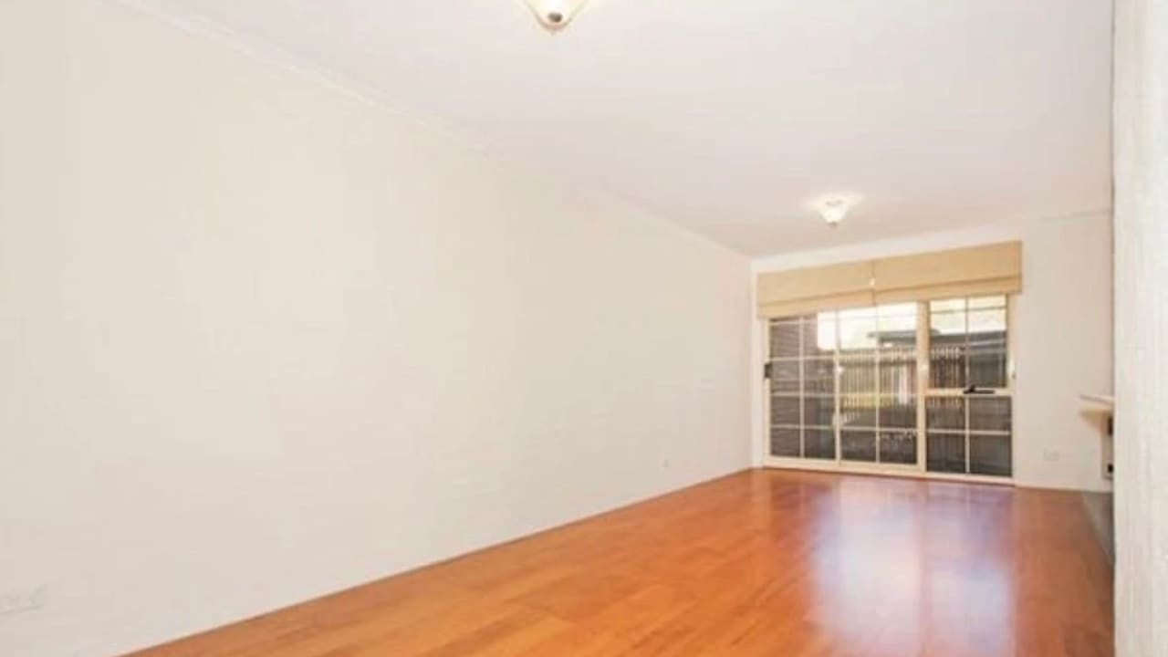 Unfurnished room in a flatshare
