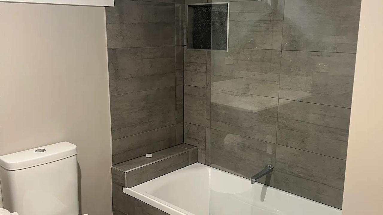 Unfurnished room with own bathroom