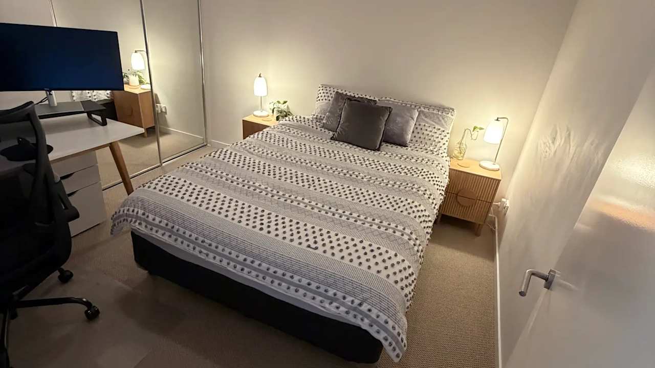 Furnished room with own bathroom