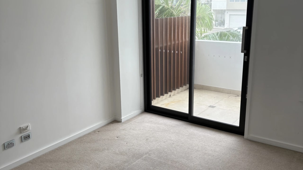 Unfurnished room in a flatshare