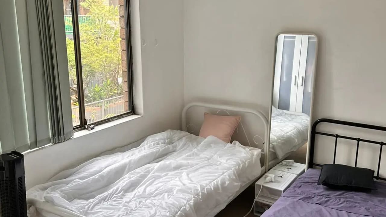 Furnished room in a share house