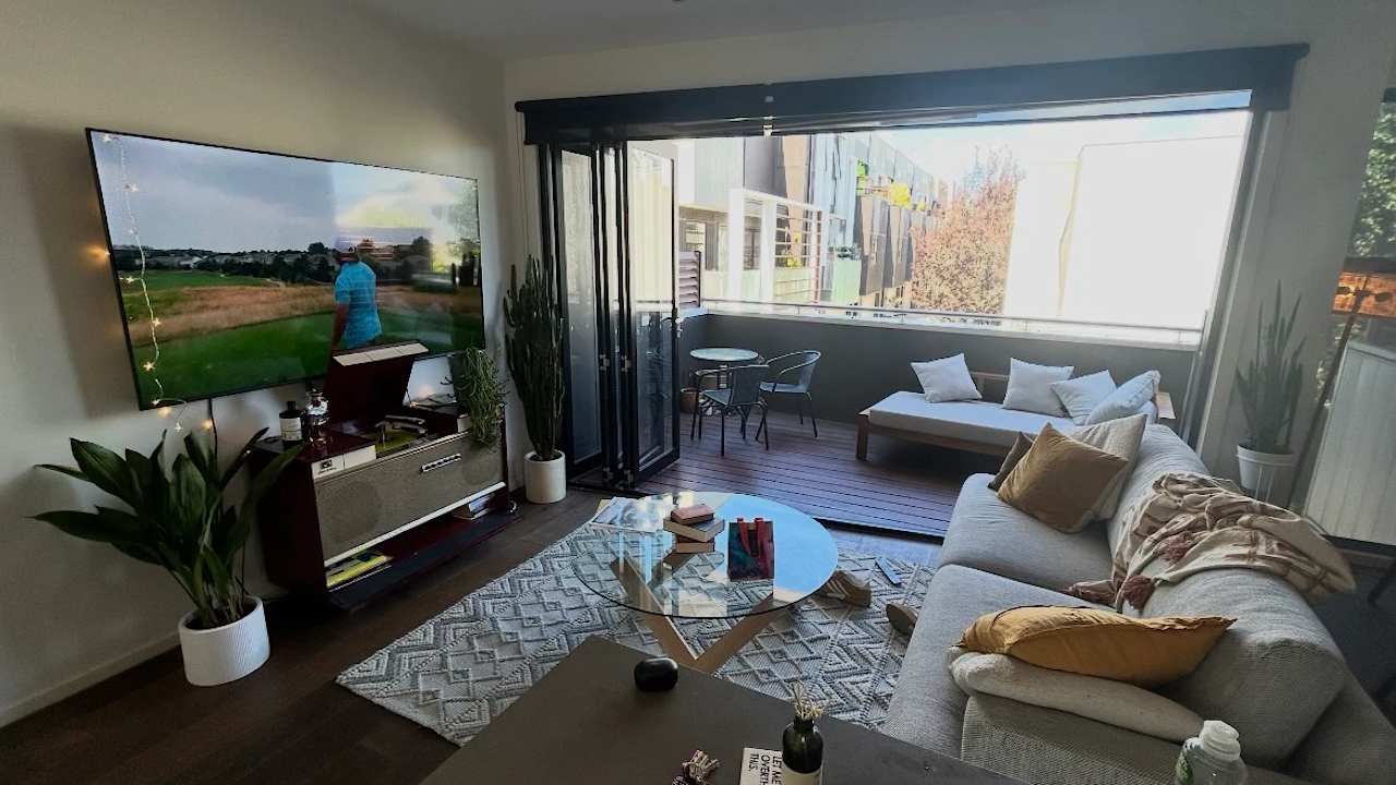 Furnished room with own bathroom