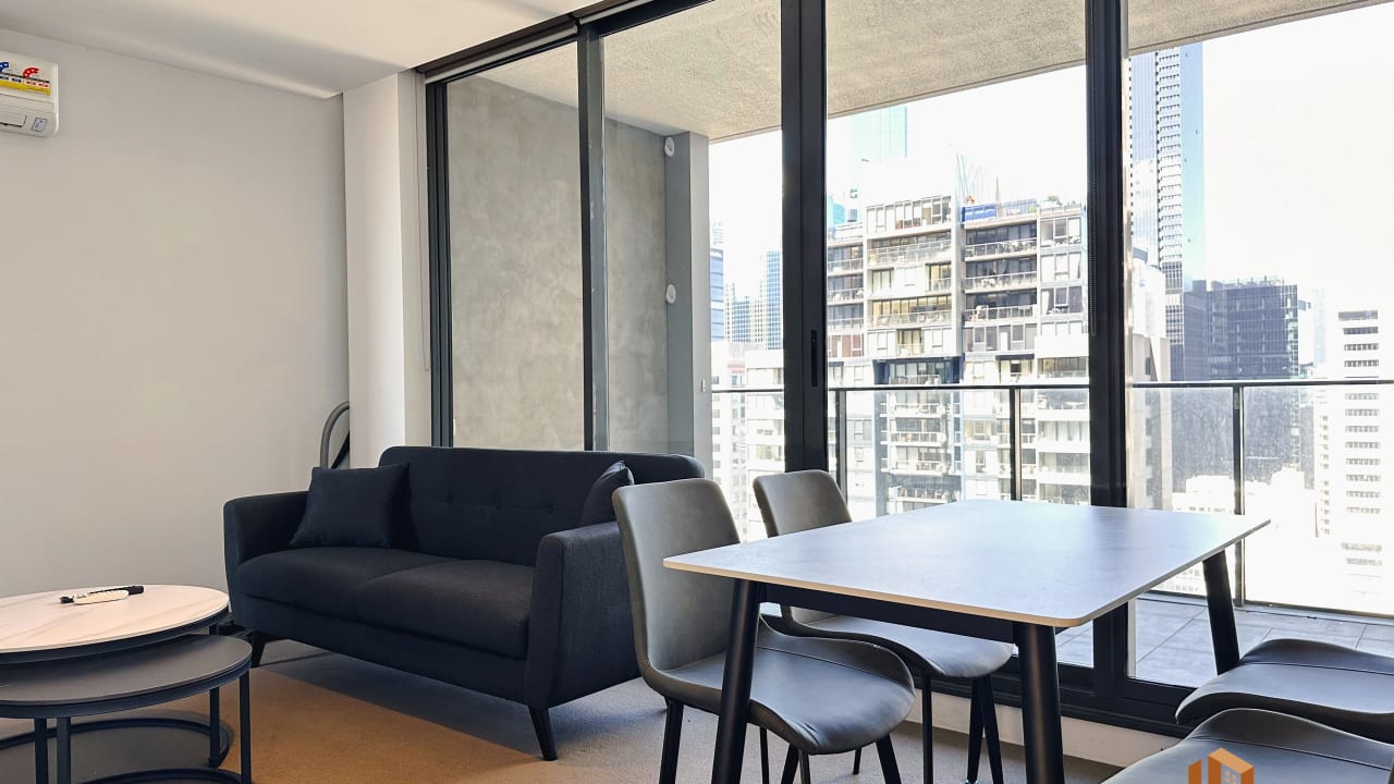 Furnished room with ensuite in a flatshare