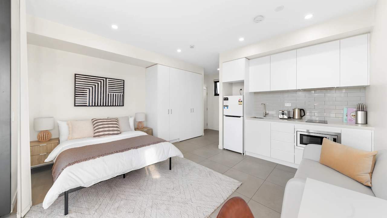 Room studio flat for rent