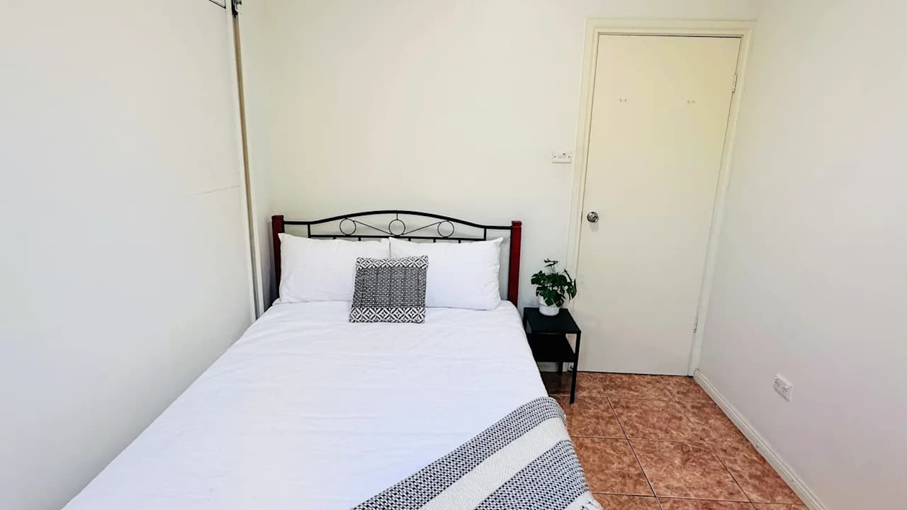 Furnished room in a flatshare