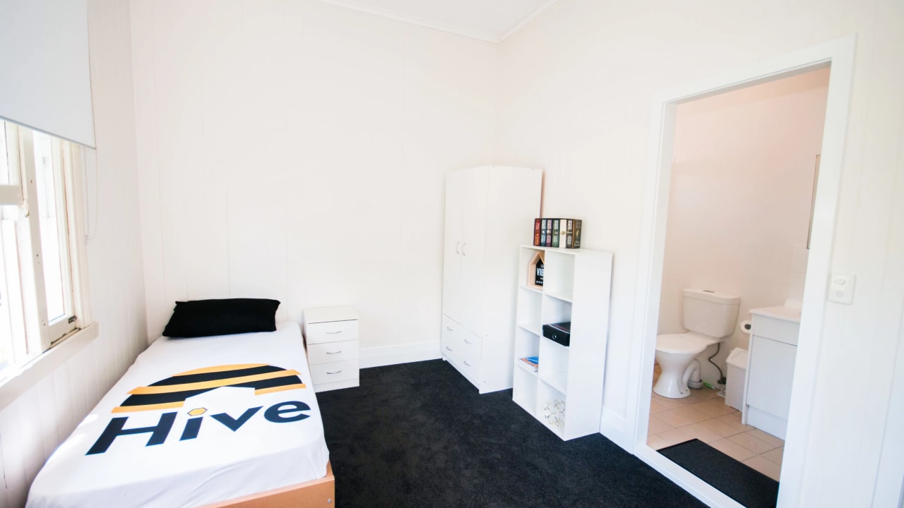 Furnished room in a share house
