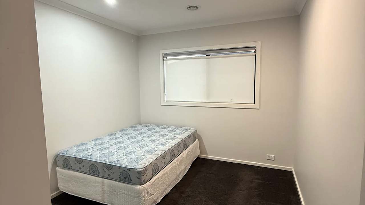 Room in a share house
