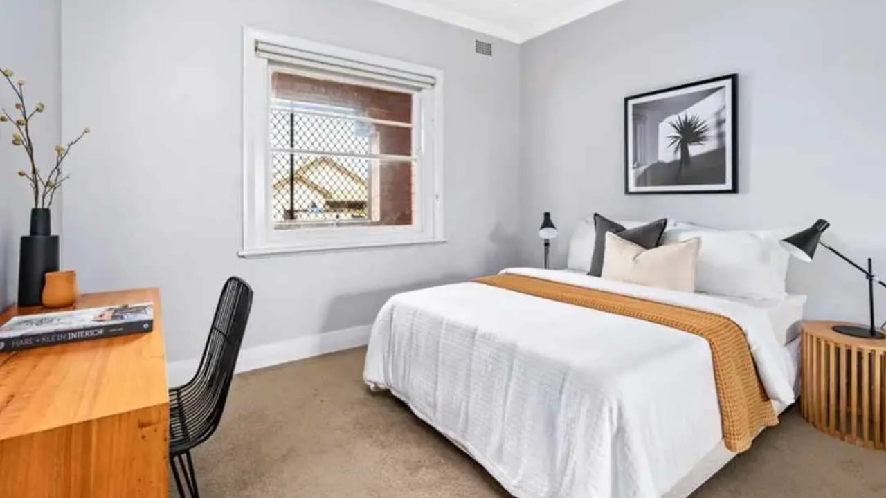 Furnished room in a flatshare