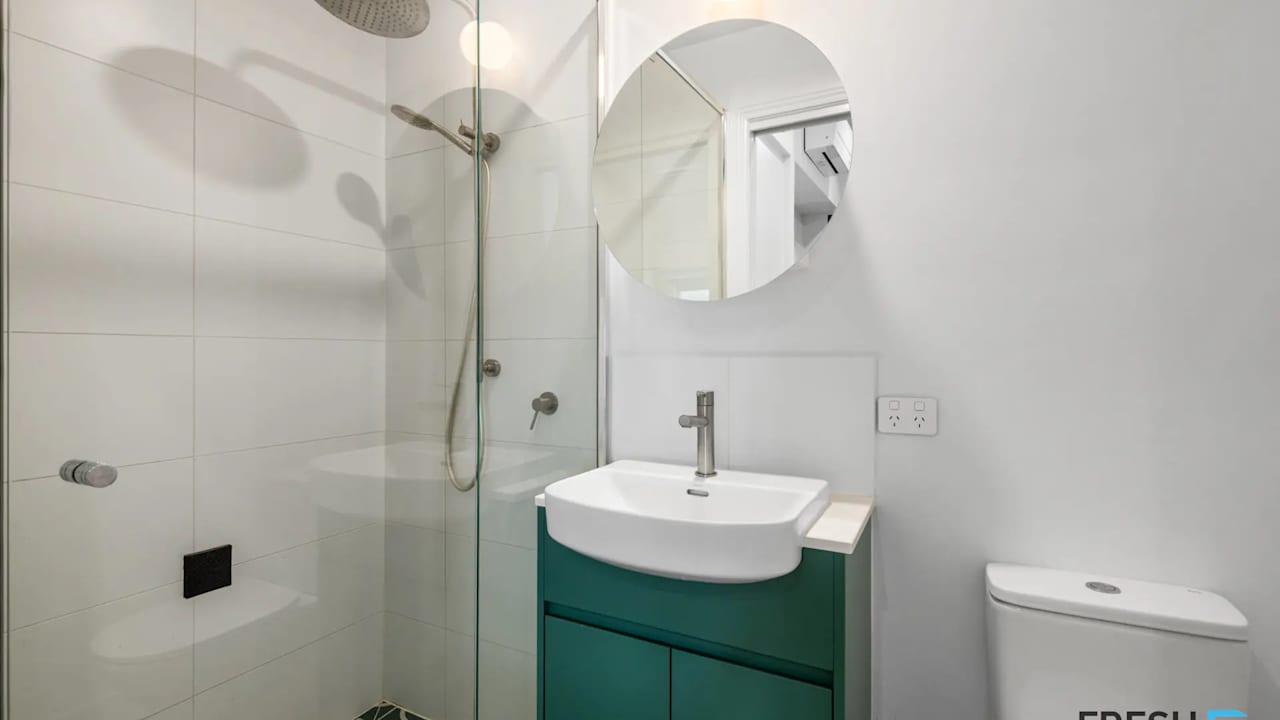 Furnished room with ensuite in a share house