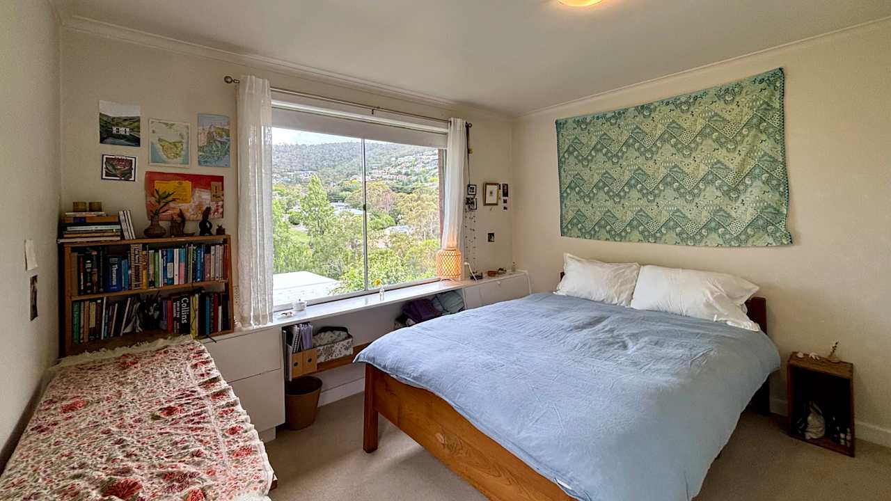 Furnished room in a share house