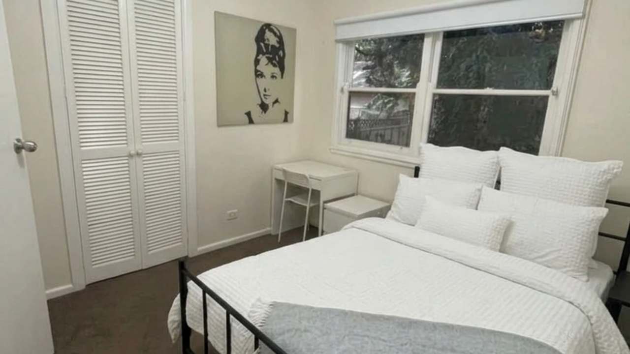 Furnished room in a share house