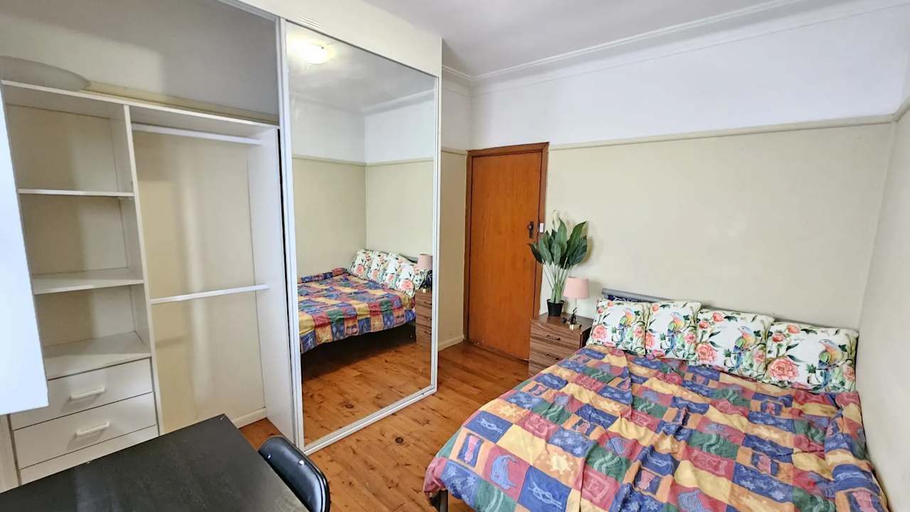Furnished room in a share house