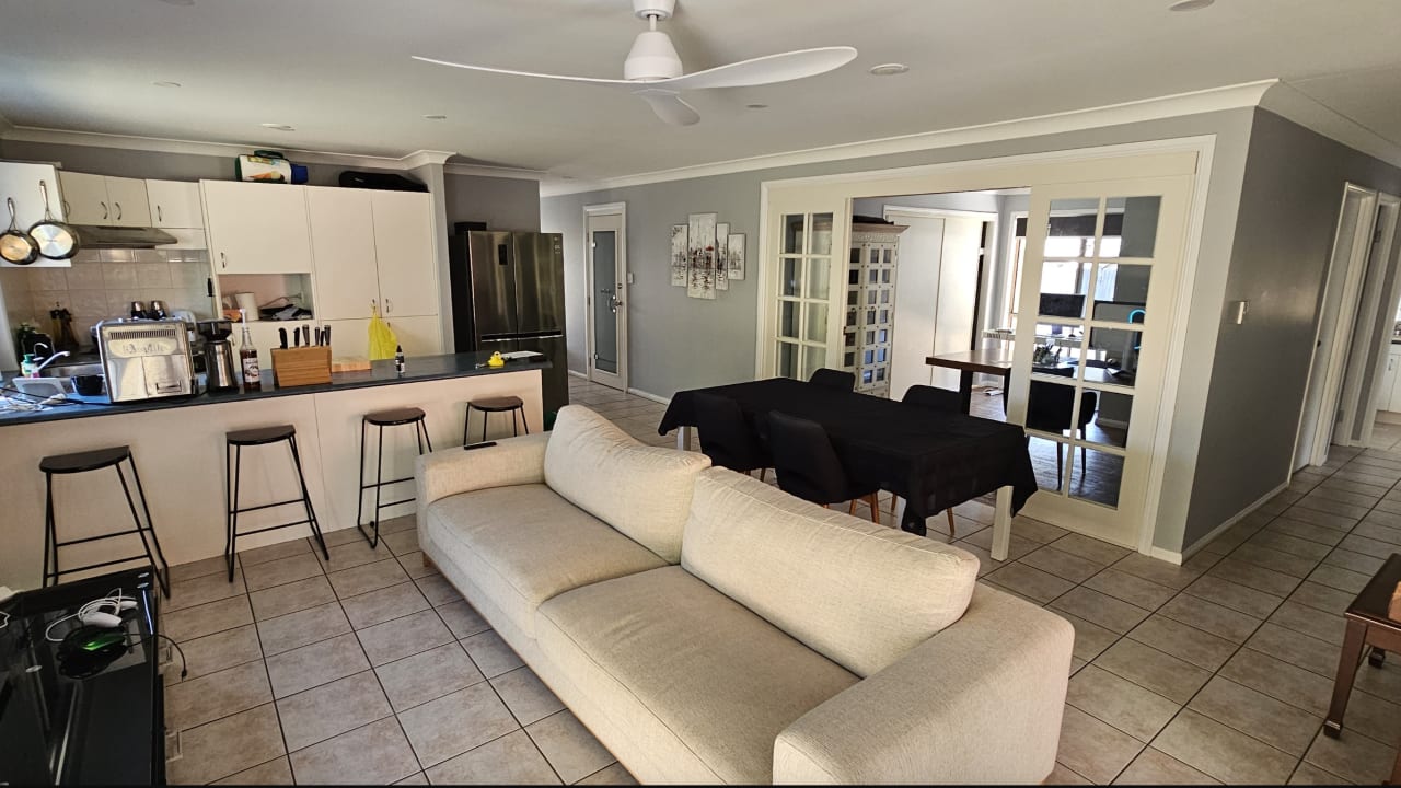 Furnished room in a share house
