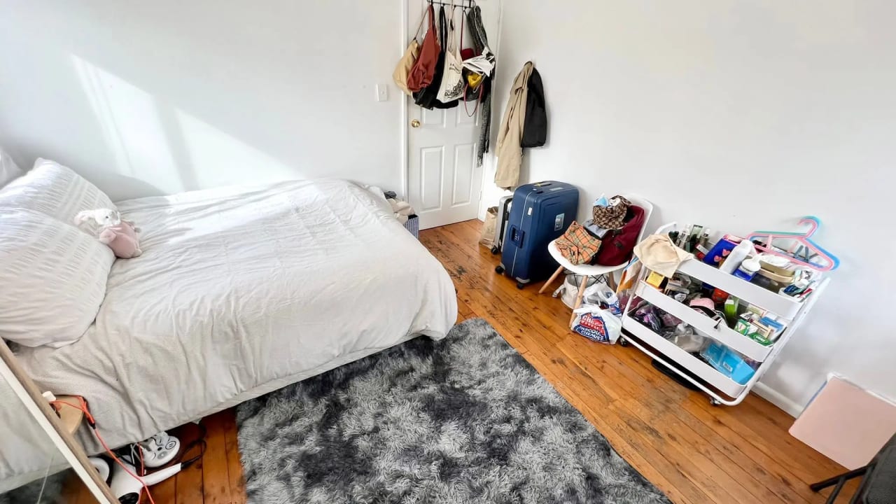 Room in a share house
