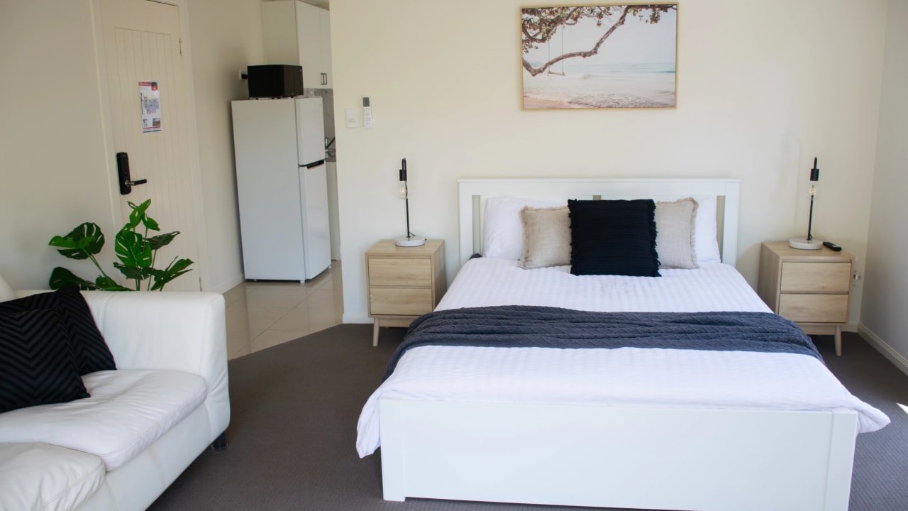 Furnished room with ensuite in a share house