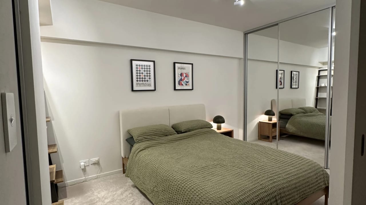 Furnished room in a flatshare