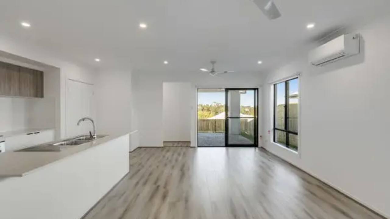 Room in a share house