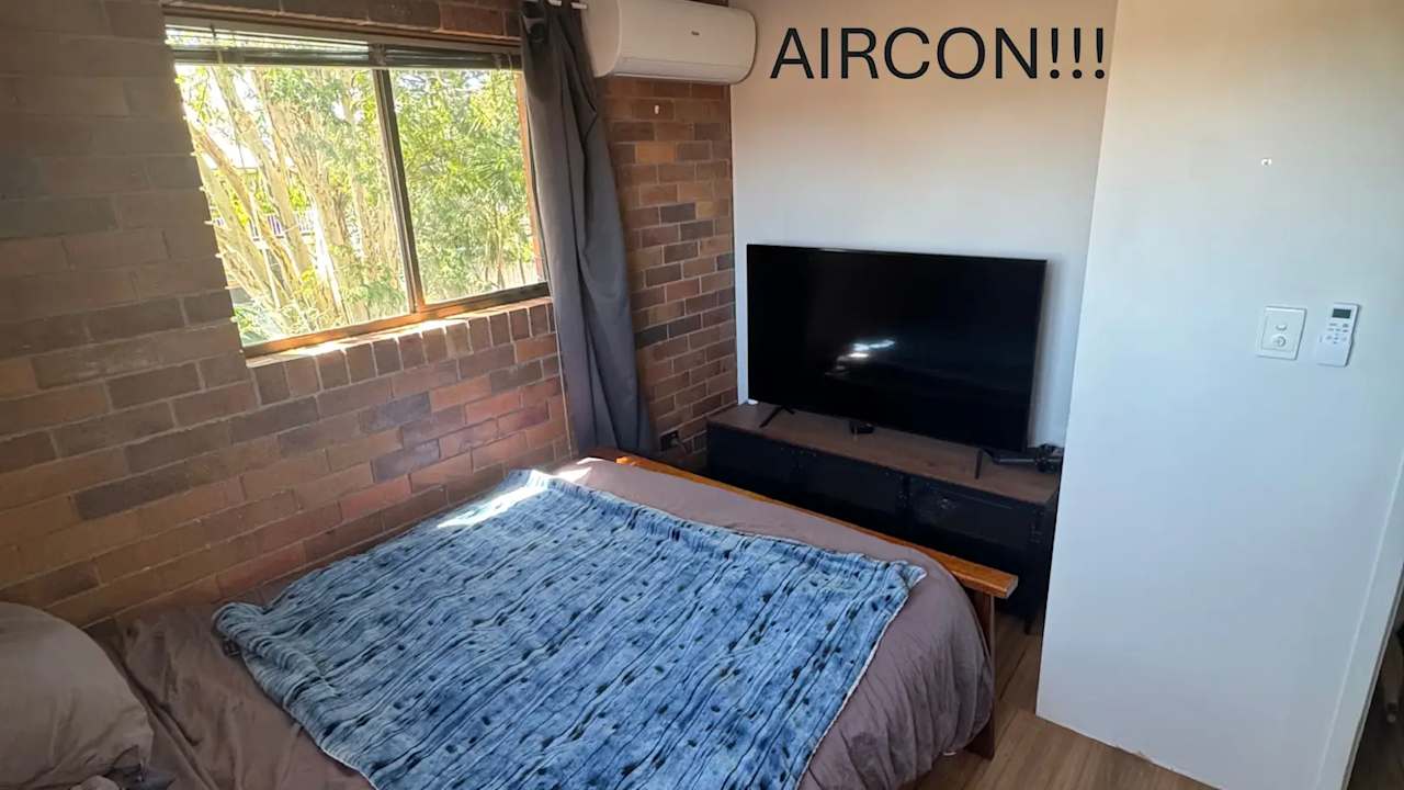 Unfurnished room in a flatshare