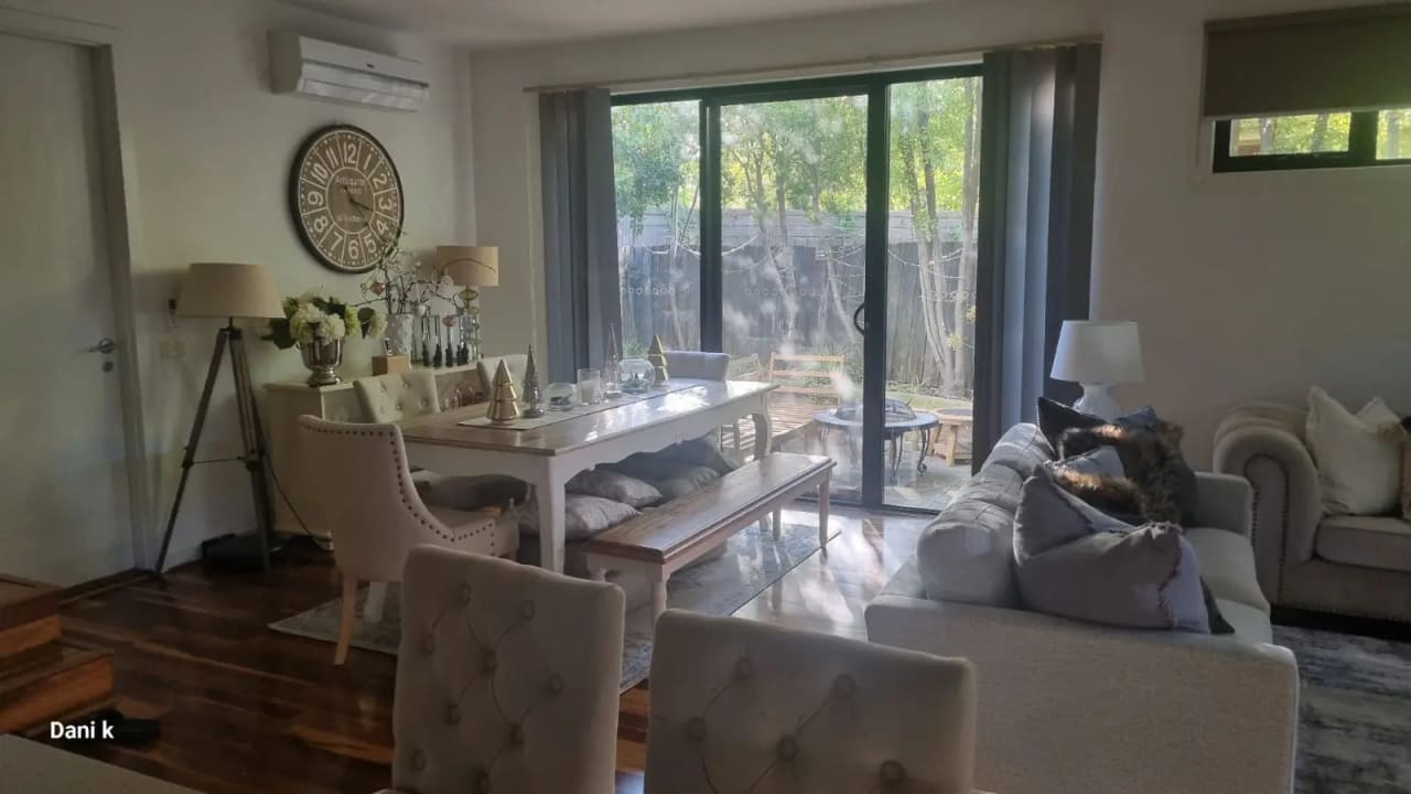 Room in a share house