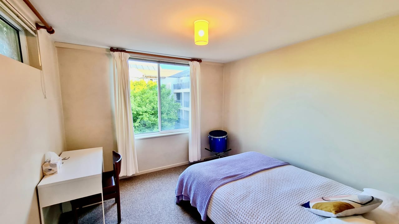 Furnished room with ensuite in a flatshare