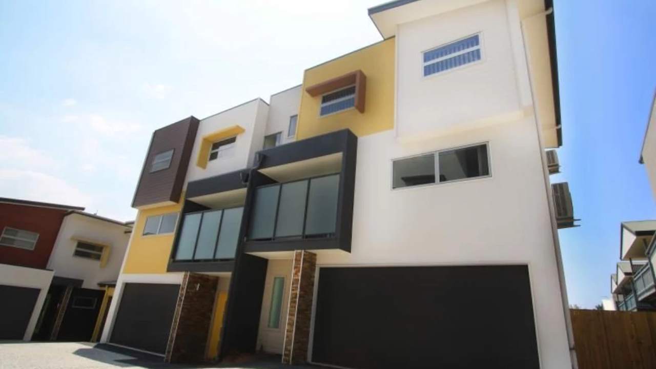 Furnished room with ensuite in a share house