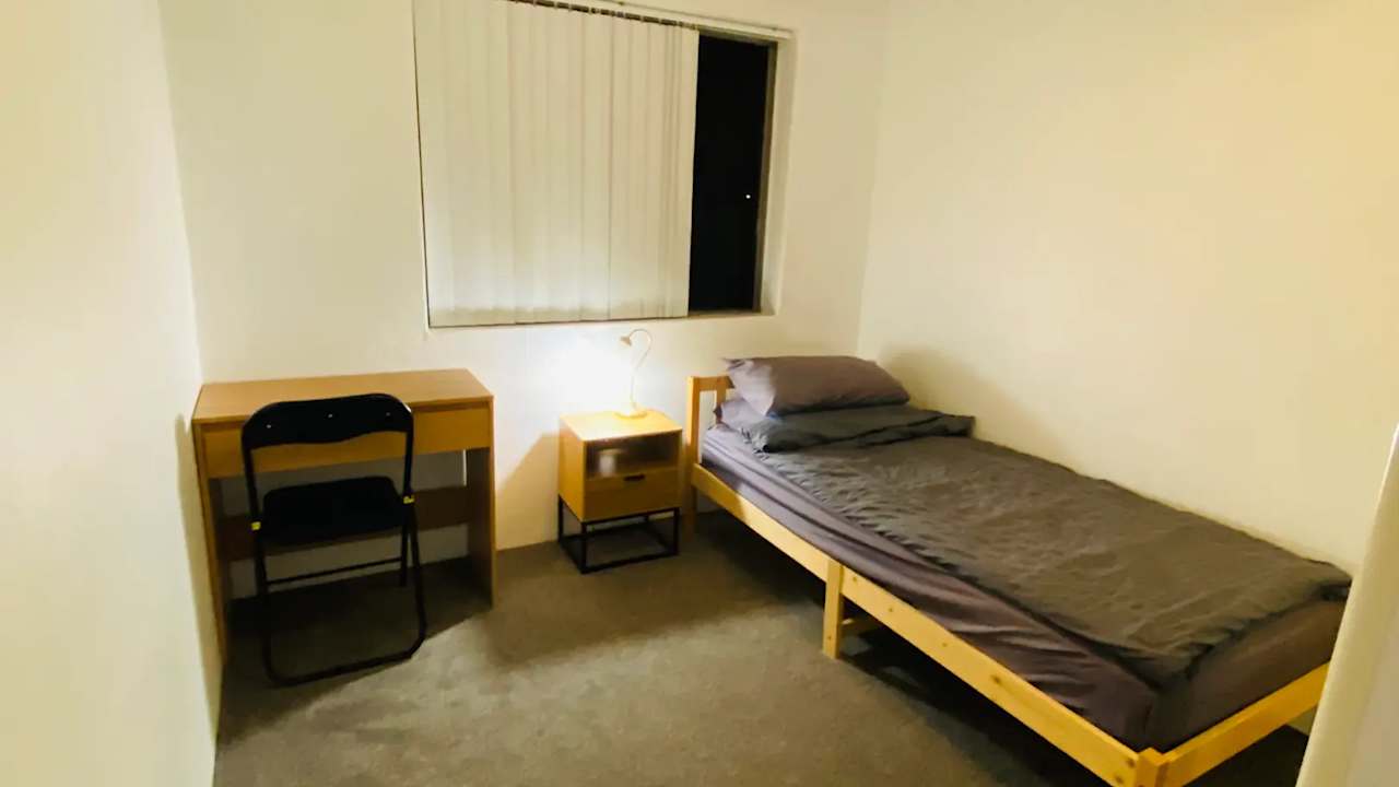 Furnished room in a flatshare