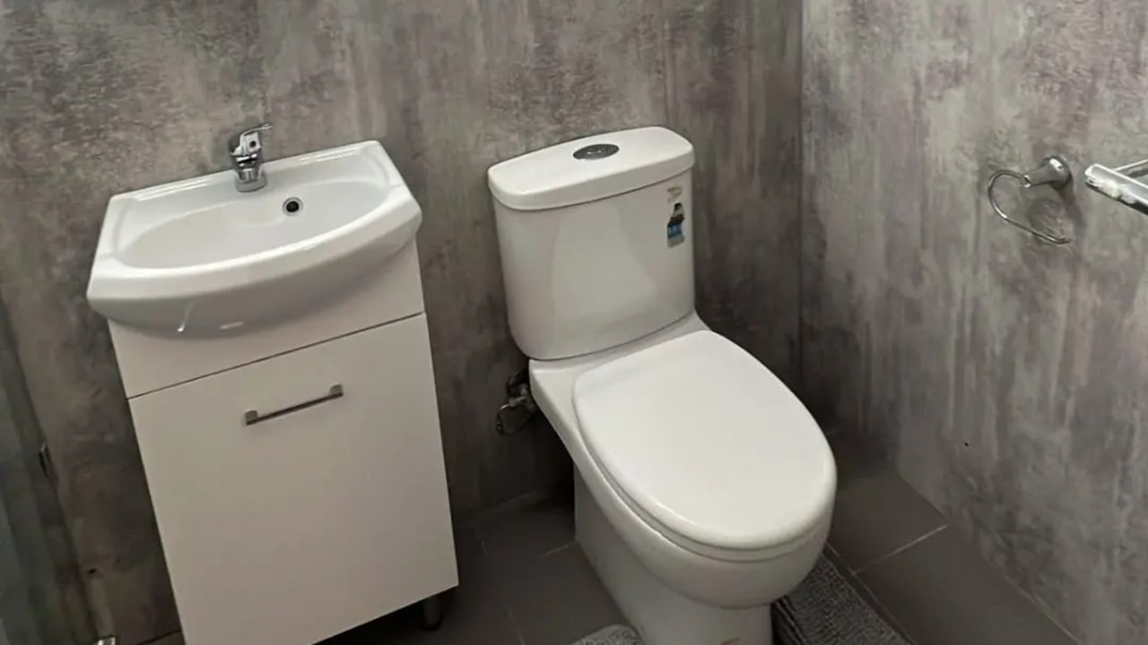 Furnished room studio flat for rent
