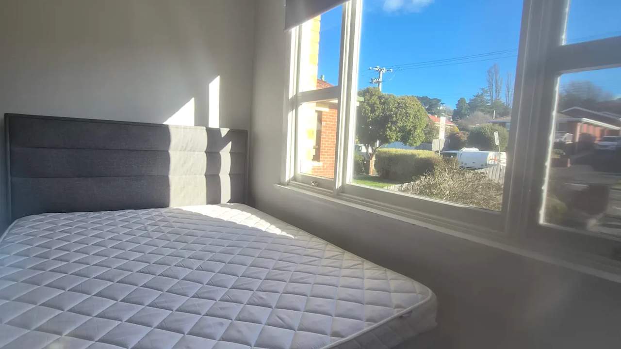 Room in a share house
