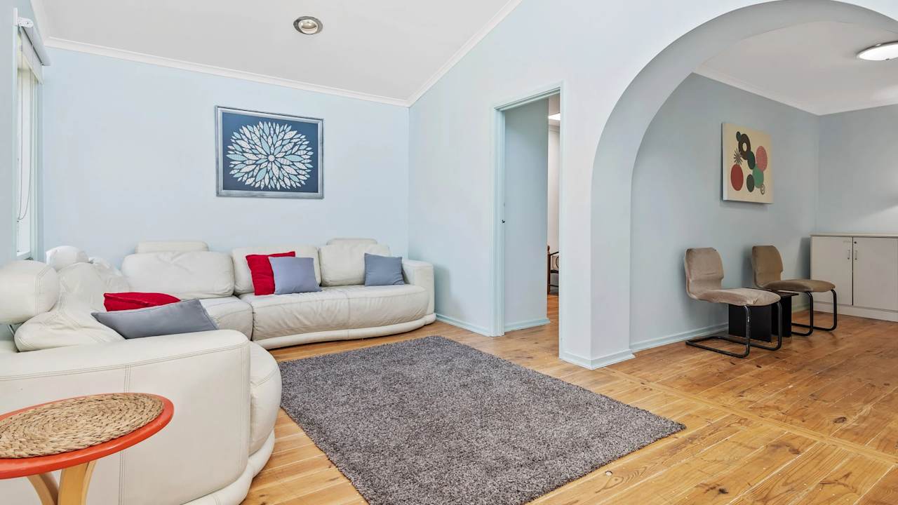Whole property with 5 rooms for rent