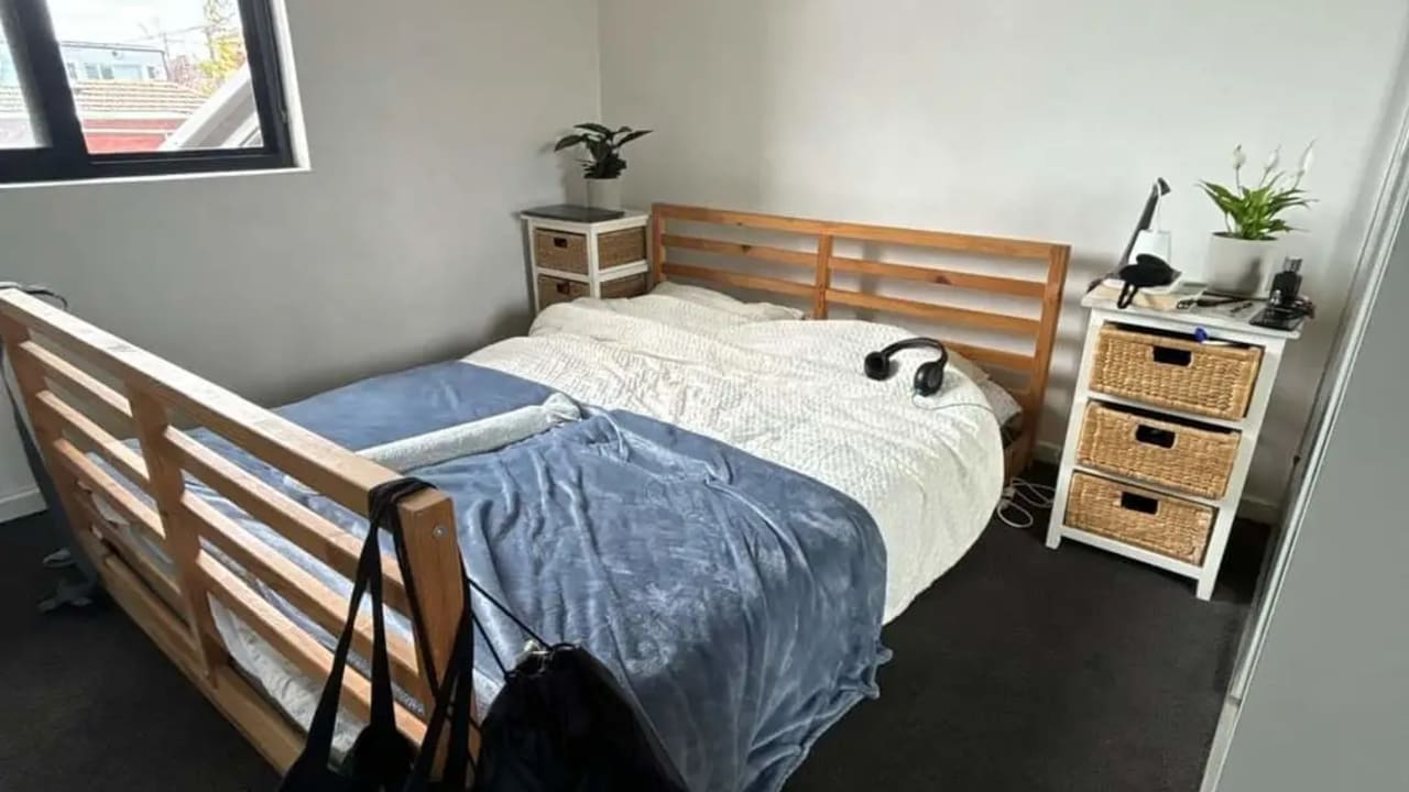 Furnished room in a flatshare