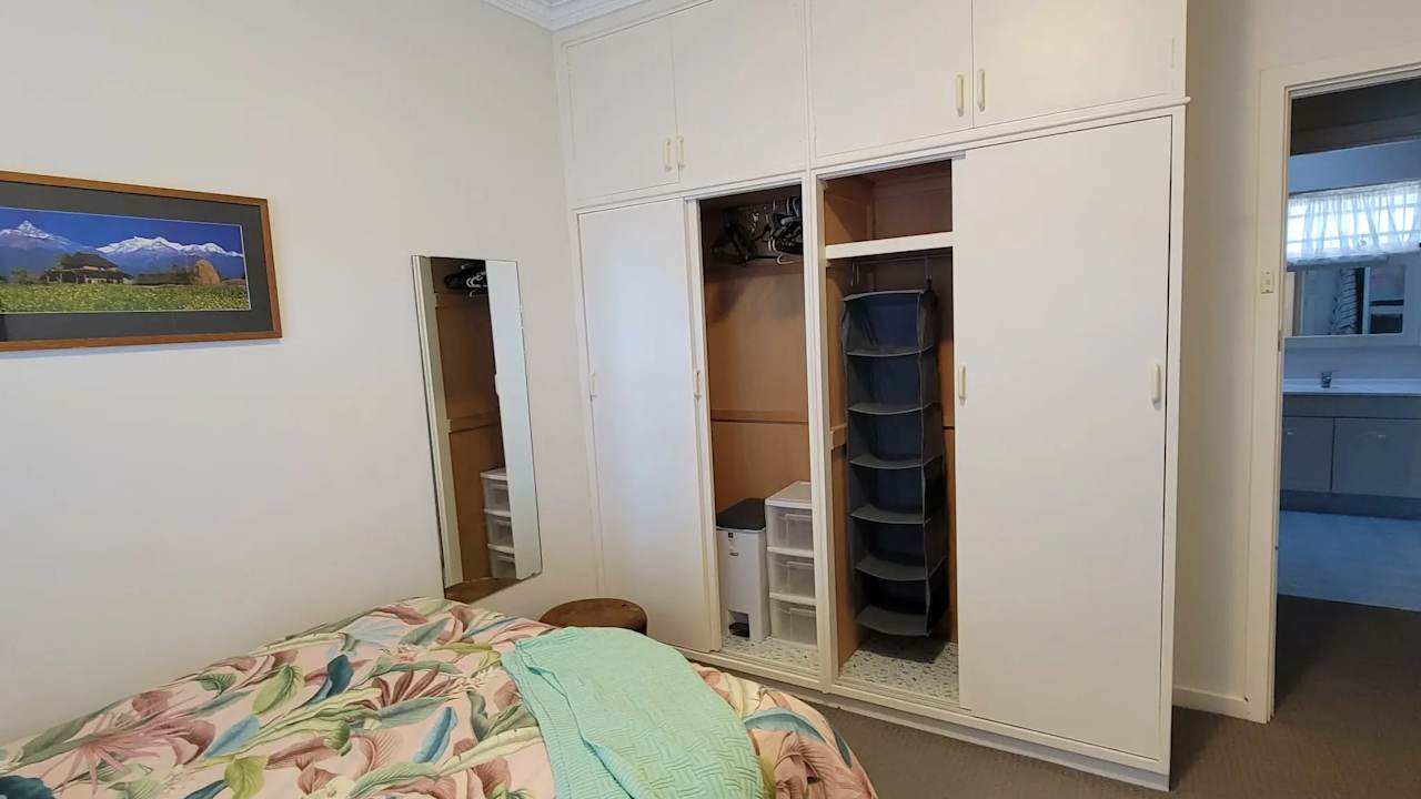 Furnished room in a share house