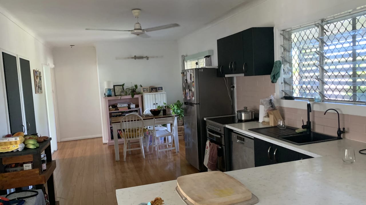 Furnished room in a share house