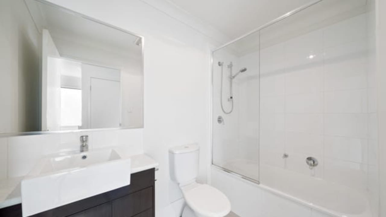 Unfurnished room with own bathroom