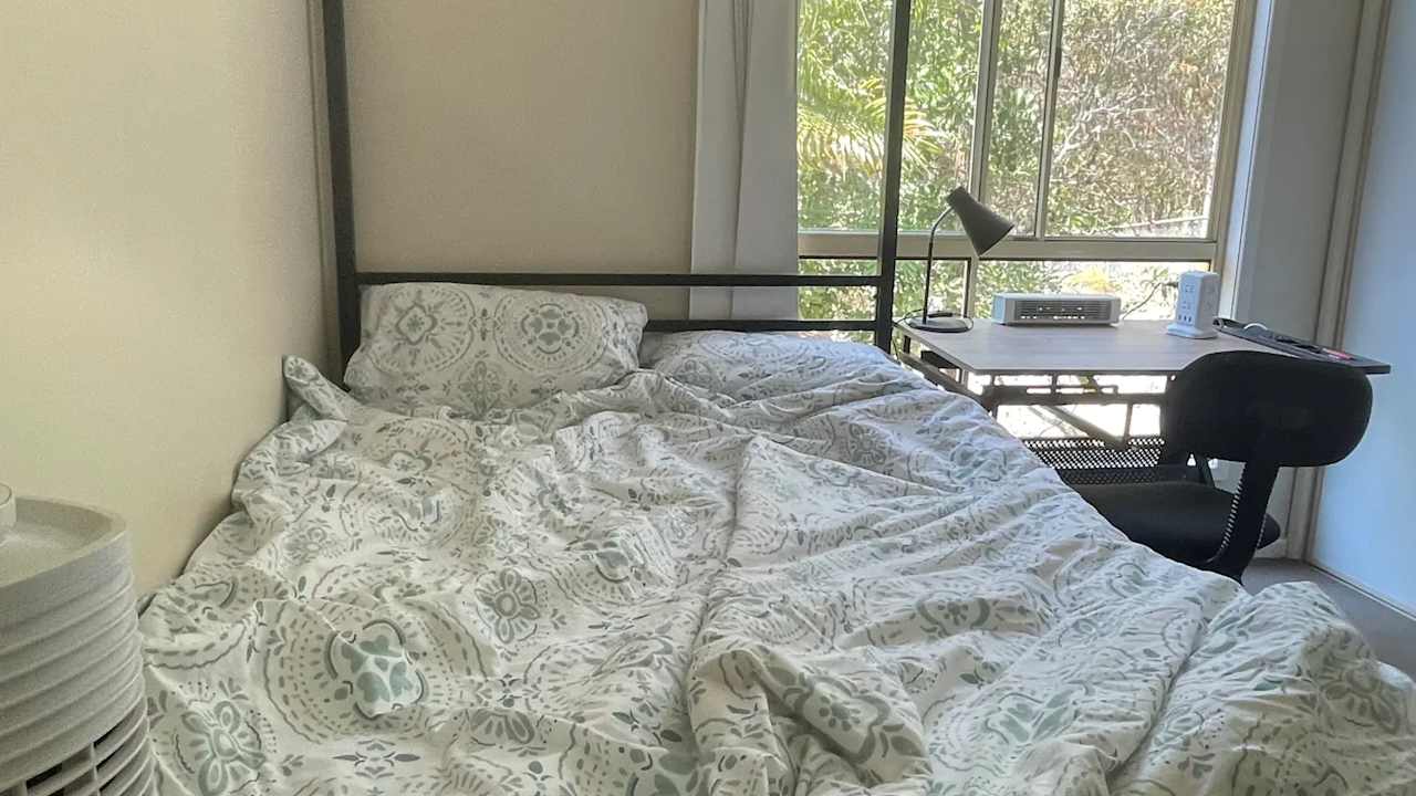 Furnished room in a share house