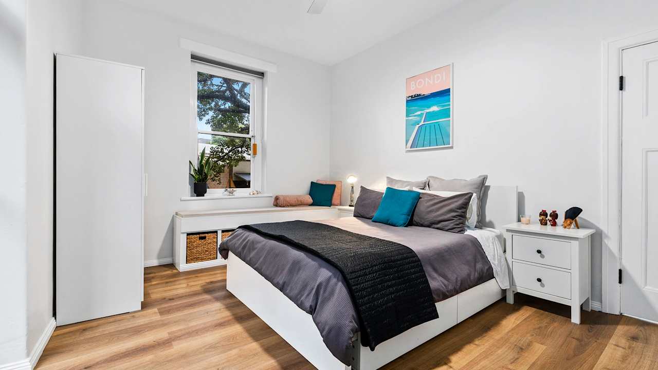 Furnished room in a flatshare