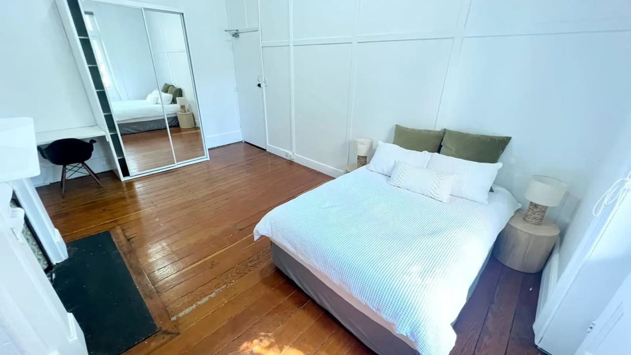 Room in a share house