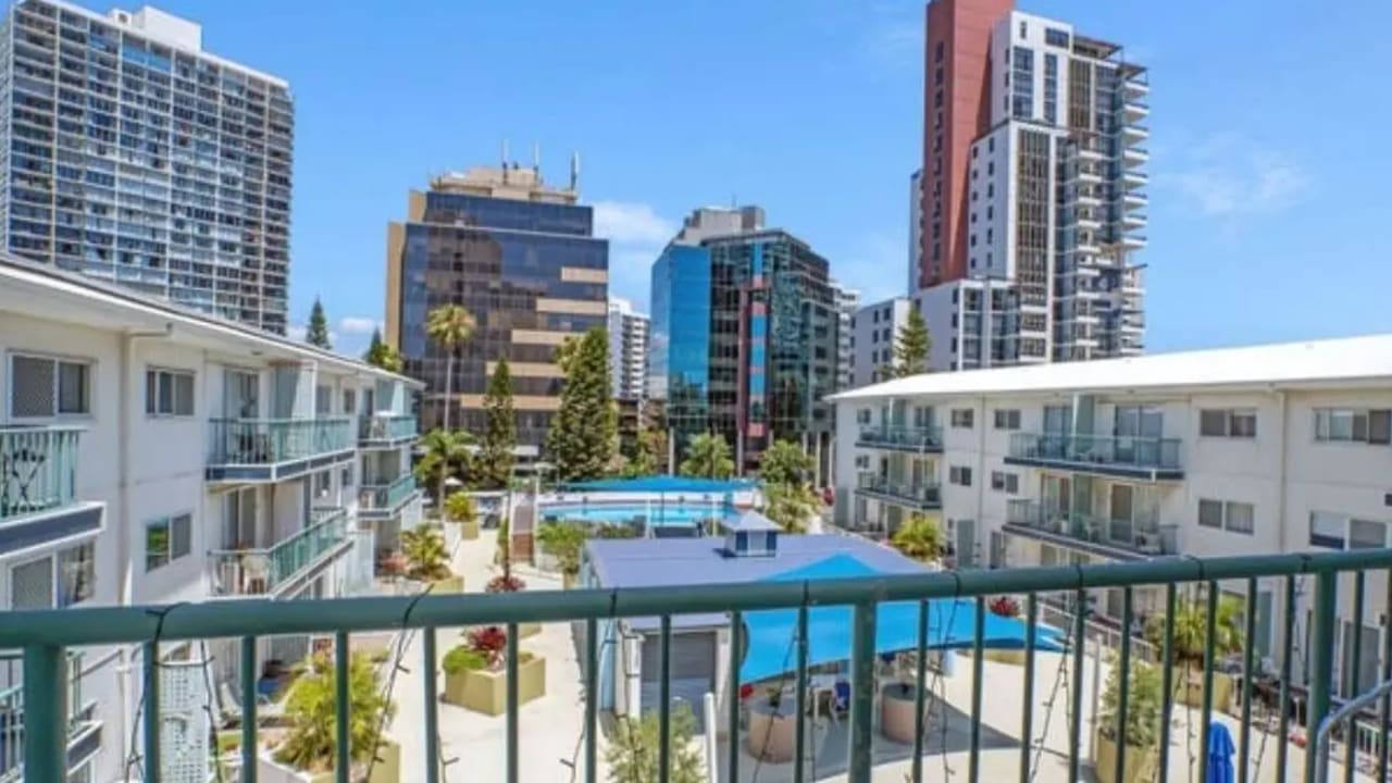 Whole property with 2 rooms for rent
