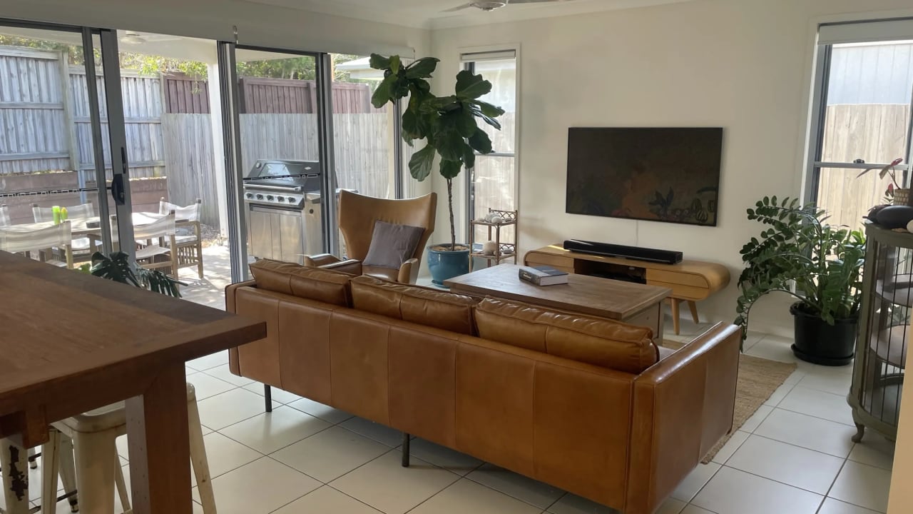 Room in a share house