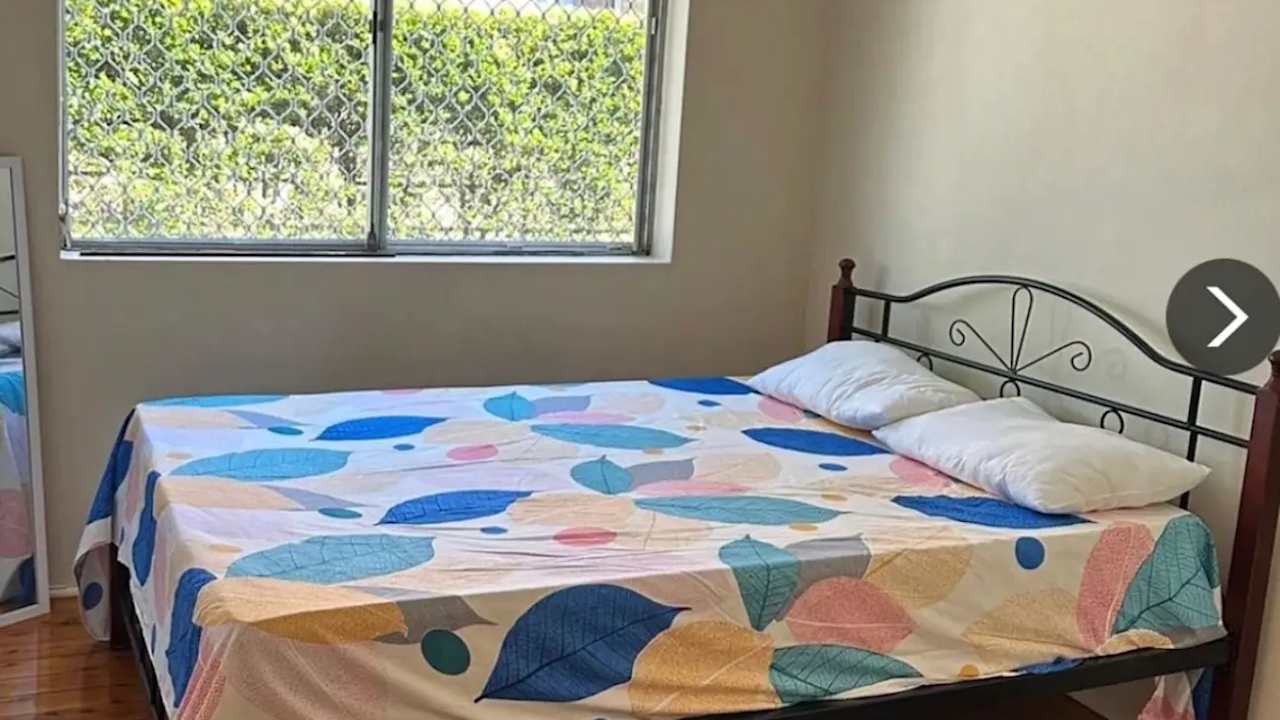 Furnished room in a share house