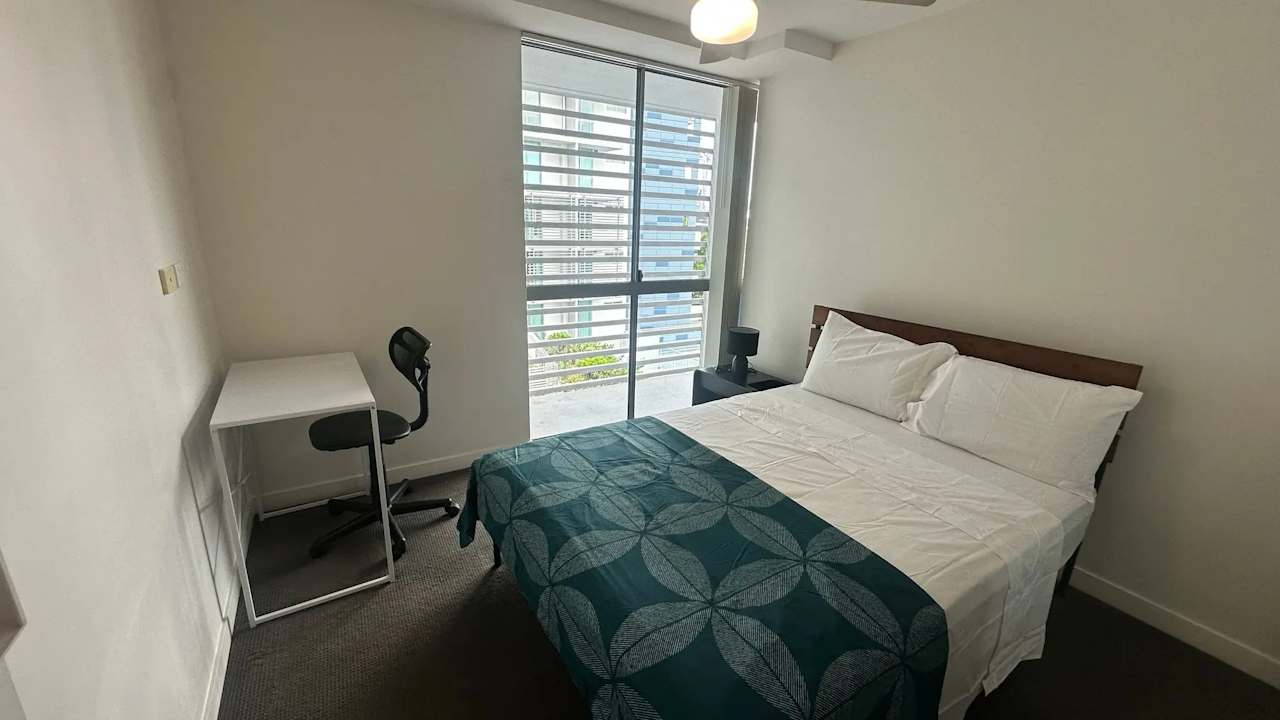 Furnished room in a flatshare