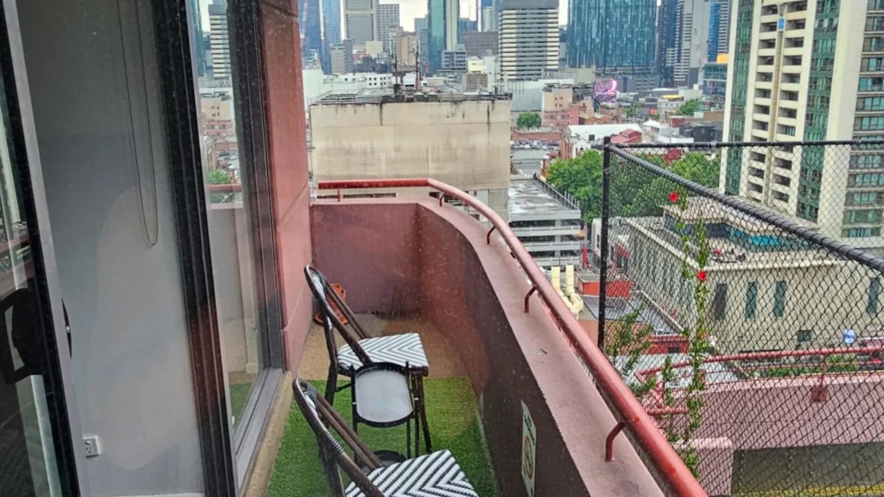 Furnished room in a flatshare