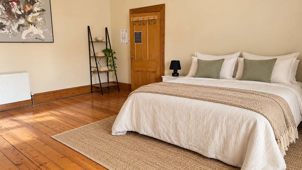 Furnished room in a share house