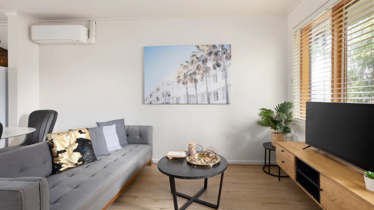 Whole property with 2 rooms for rent