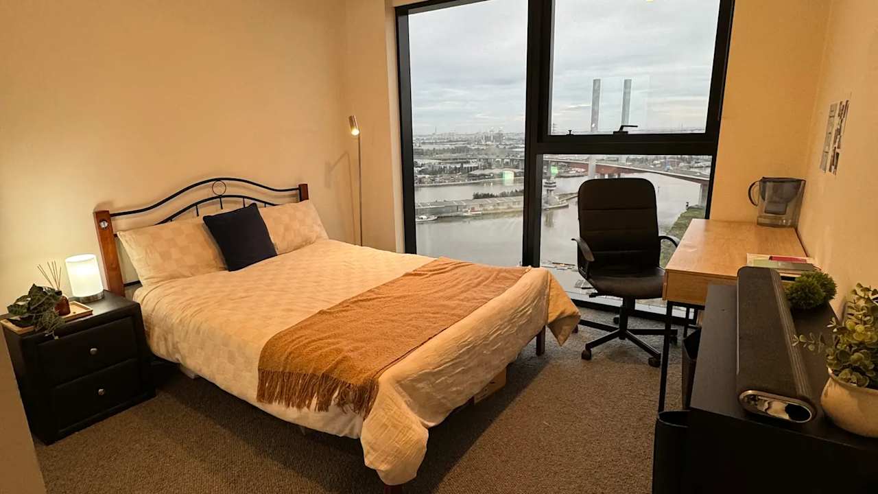 Furnished room with own bathroom