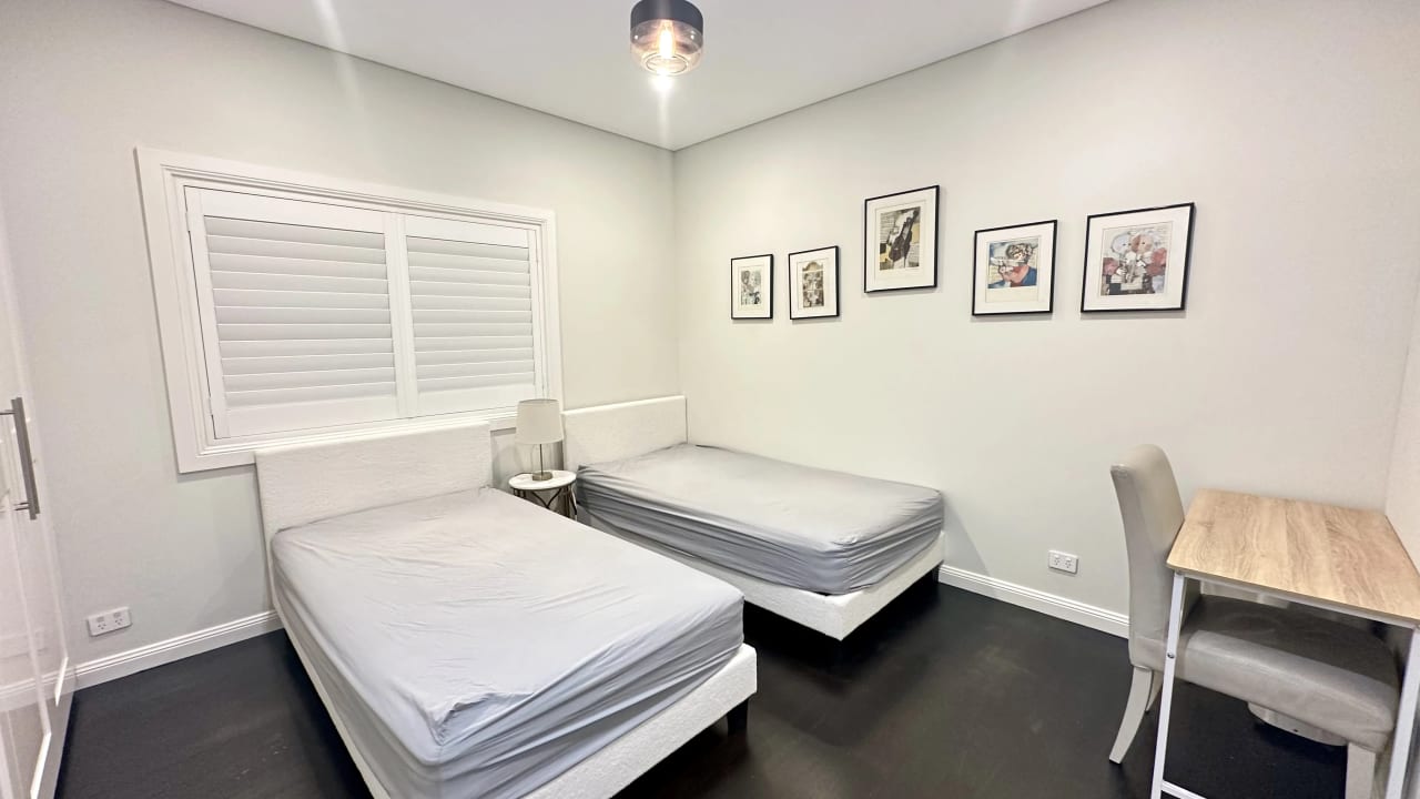Furnished room in a share house